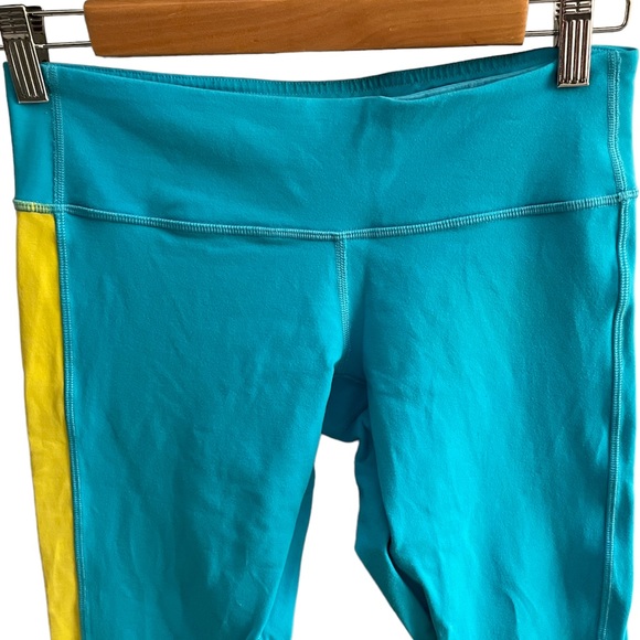 Lululemon Amped Crop Leggings size 6 blue red yellow - Picture 7 of 8